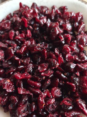 Клюква сушеная  (мягкая,нарезана)250гр 10724 фото